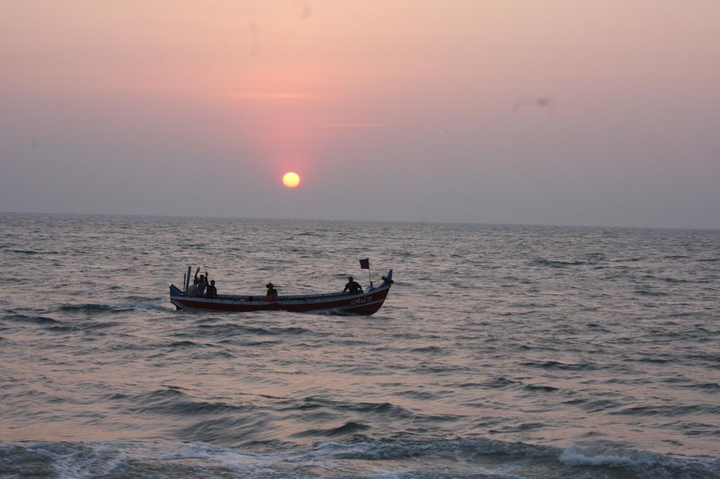 Shalom Beach Residency Alappuzha Εξωτερικό φωτογραφία